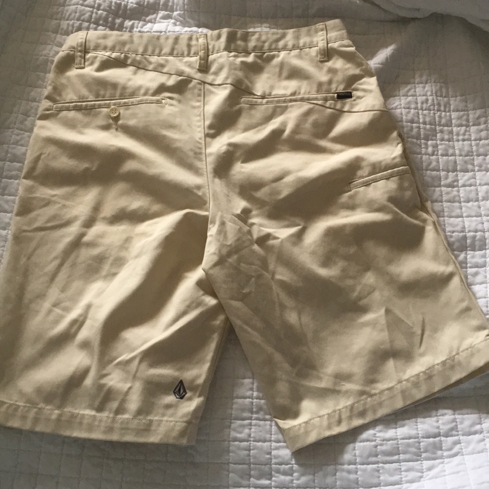 Volcom Shorts - Picture 4 of 4
